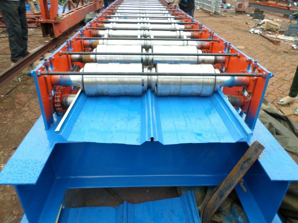 隐藏式屋面板设备