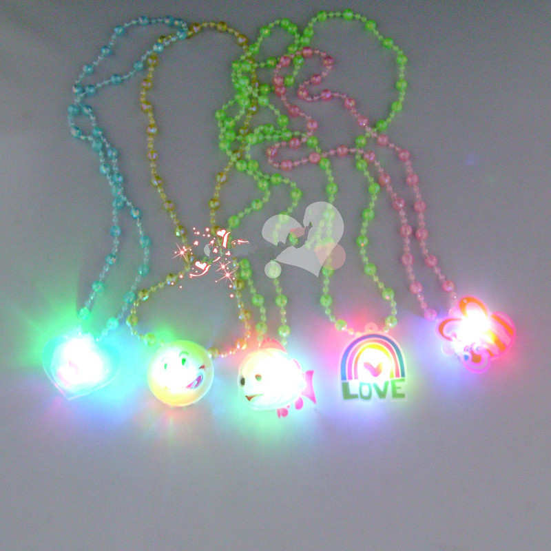 <em>女孩饰品</em>小玩具发光/闪光珠子项链/首饰软胶材