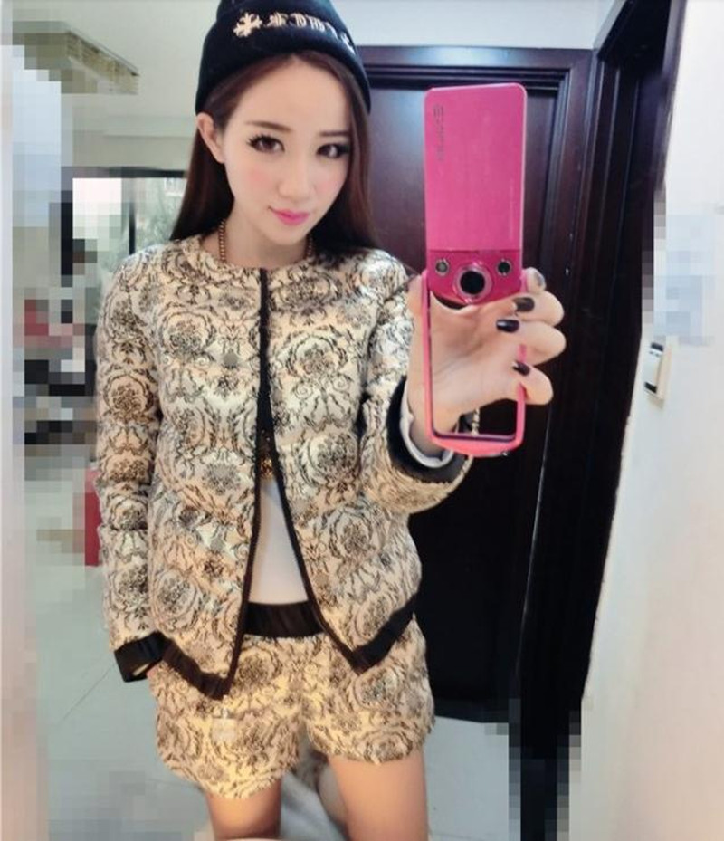韩版 时尚修身花纹圆领<em>羽绒</em>服<em>短裤套装</em> 一件代
