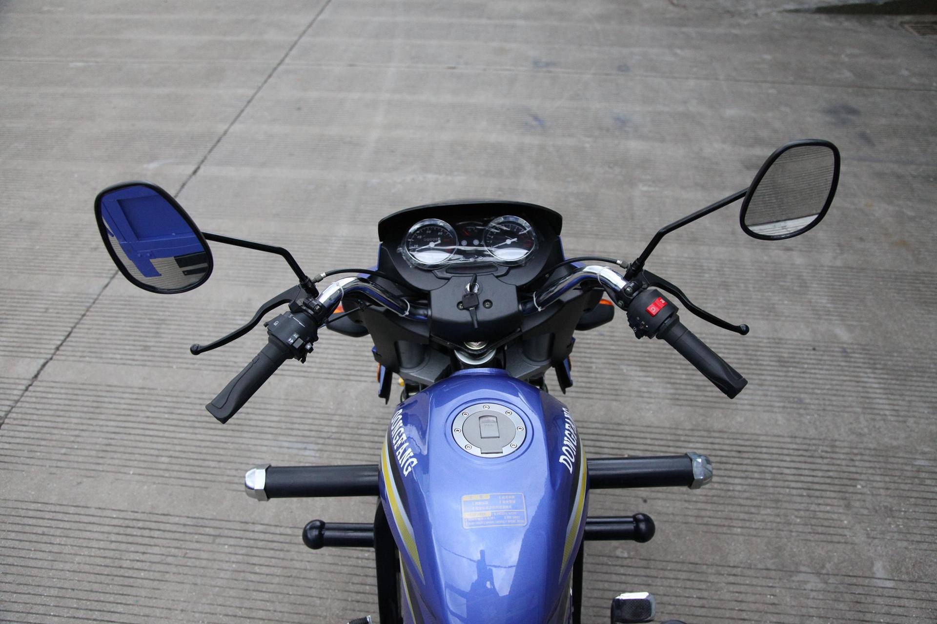 正三轮摩托车-豪华版250CC水冷载重王超大轮