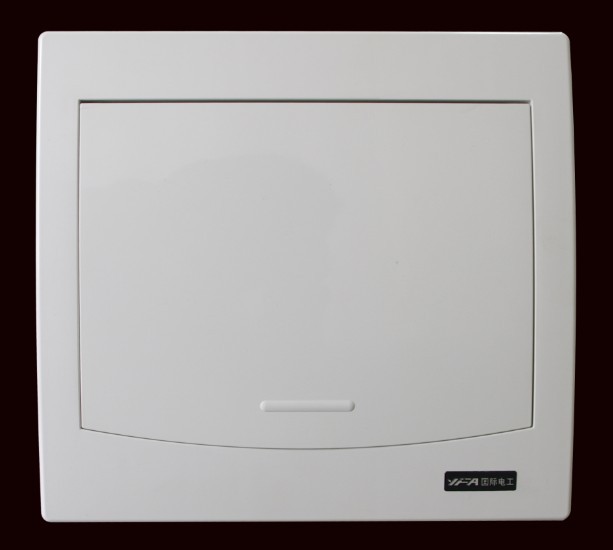 8回路不透明正面