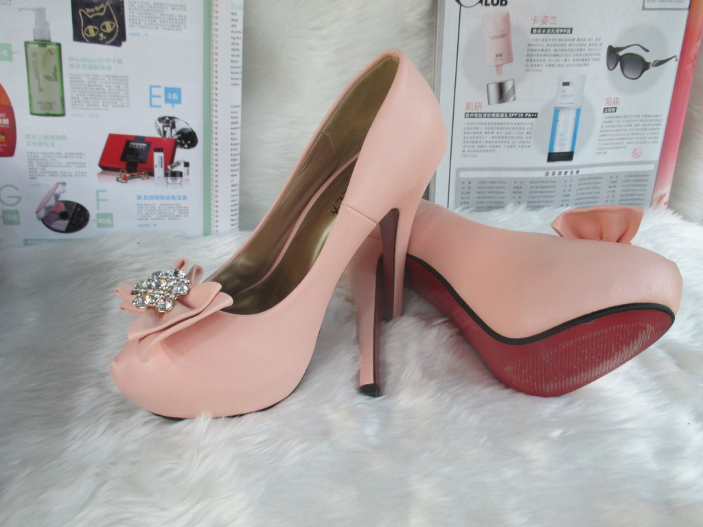 款韩版时尚女单鞋 内防水台惠东花夜店<em>靓妹</em>女