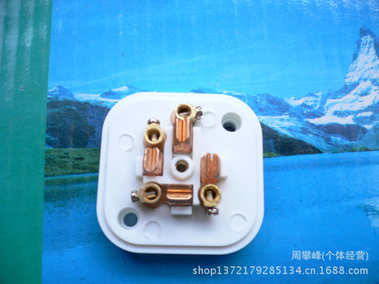 接线插座-品质保证 国标铜片 华峰16A四极插座
