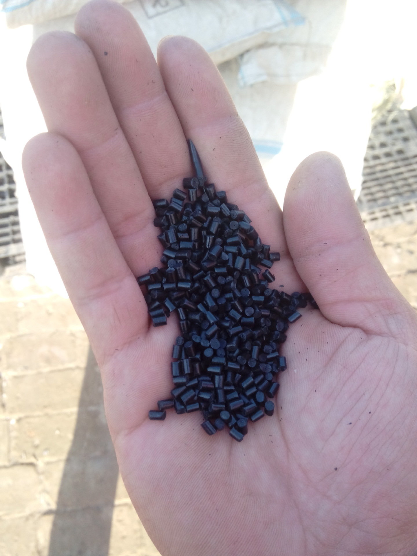 厂家直销HIPS黑色进口高冲料 图片