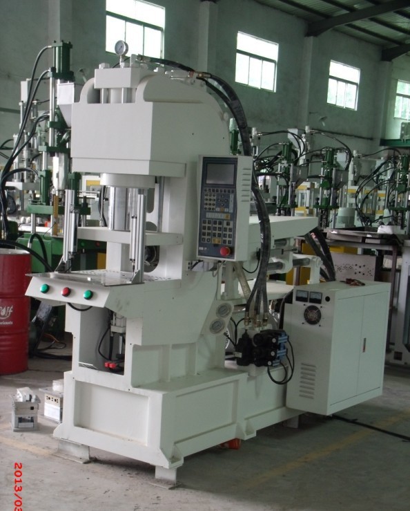 【立式BMC注塑成型机,高效率两站转盘注塑机