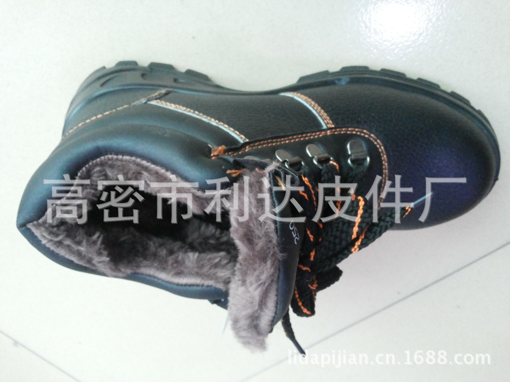 黑色荔枝紋中邦註射PU底勞保鞋