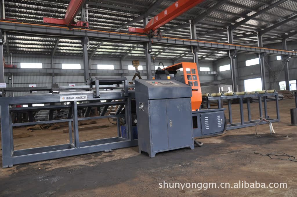 定制下长管件切管机图组