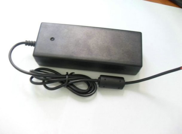桌面式29.4V4A0002