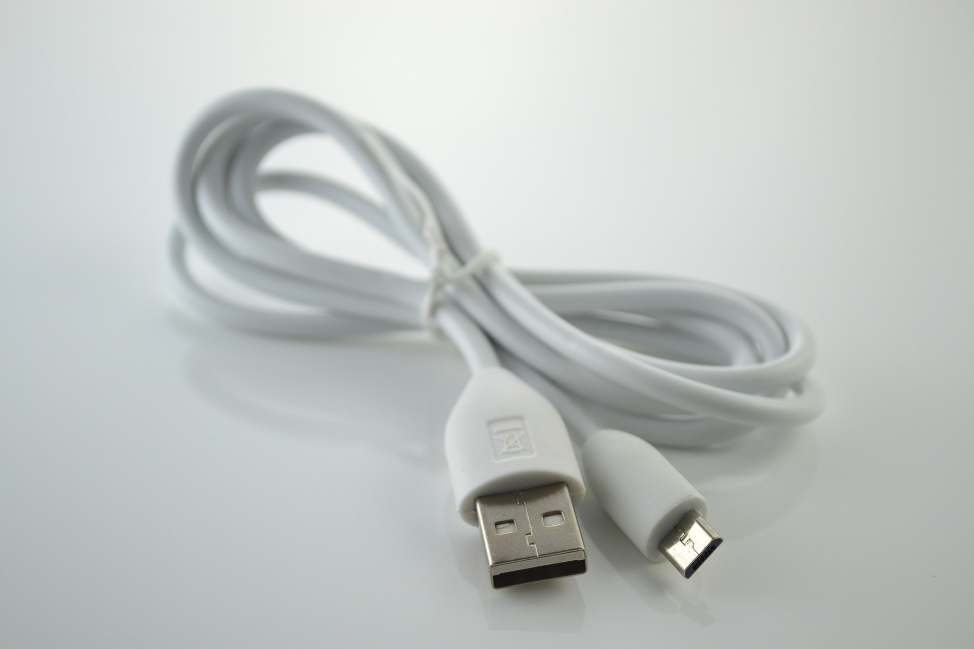 HTC 数据线迈克USB充电线 传输线 亮光白色纯