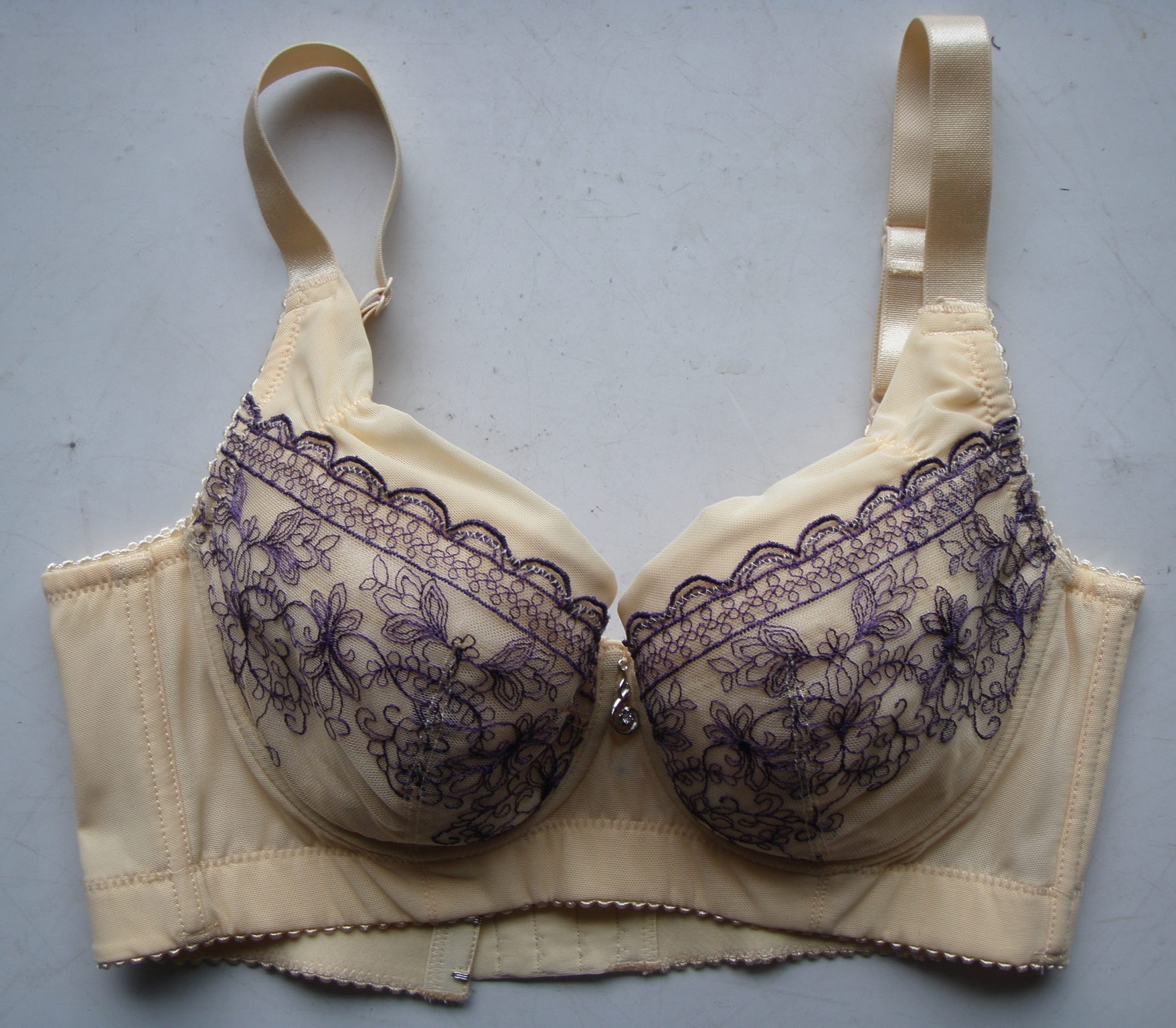 013秋冬新款B8040 蕾丝花边四扣磁疗大<em>罩杯文</em>