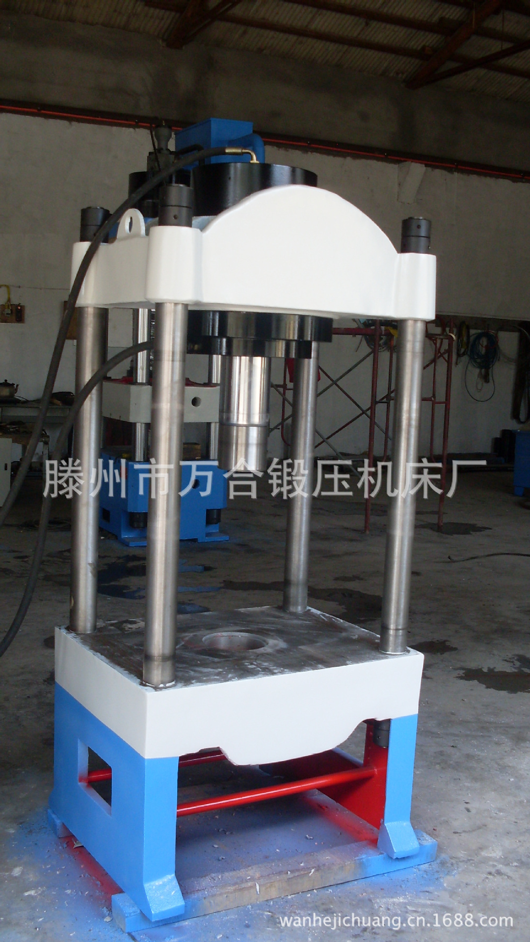 滕州万合低价供应150吨四柱二梁液压机锅碗瓢盆成型液压机