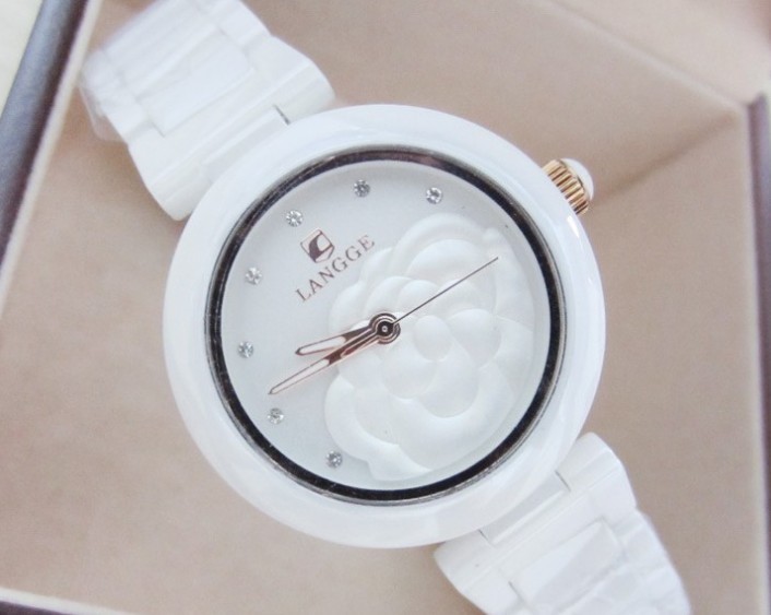 【厂家小额批发 正品韩版 山茶花优雅纯白陶瓷表 热销时尚女表】价格,厂家,图片,其他钟表,深圳市阿斯顿钟表科技有限公司-马可波罗网