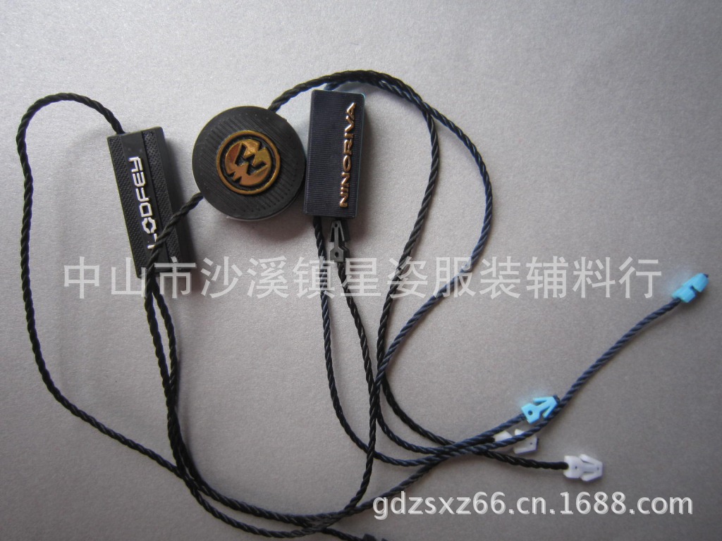 【v服装精美服装吊粒优质货车滴胶服装吊粒定沙井塑料出租图片