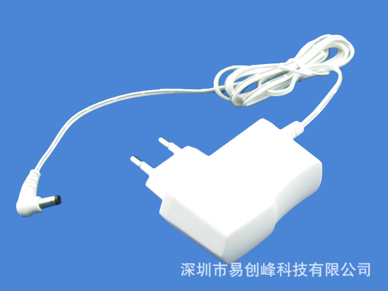 12V1A韩国插墙白色电源适配器1