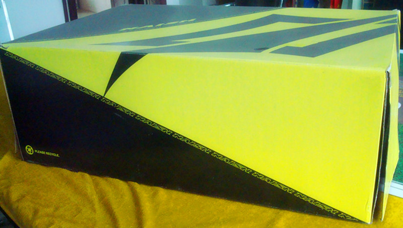 长款黄色精美彩箱