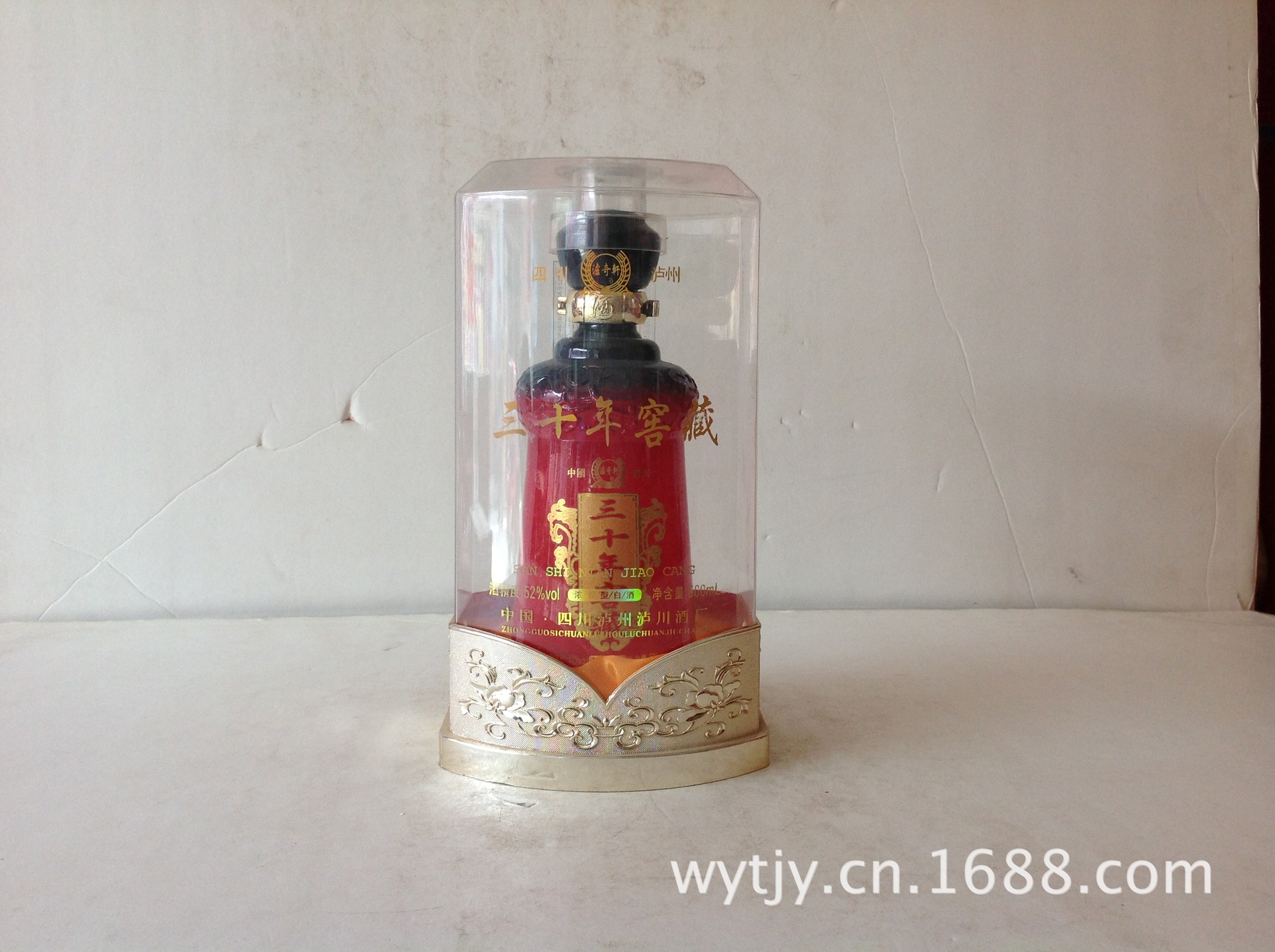 泸州三十年窖藏酒批发52度水晶盒系列泸州酒批发婚姻喜庆白酒招商