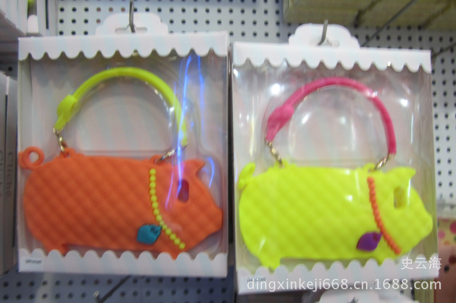 4S卡通小豬包包 (9)