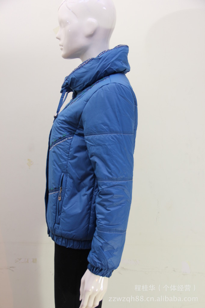 【厂家直销短款<em>绣花女棉服</em>加厚短款休闲妇棉衣
