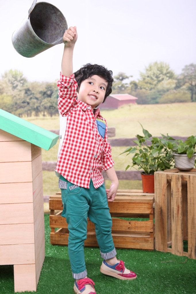 草莓<em>家族</em>2013春款男童衬衫格子长袖<em>开衫</em>儿童