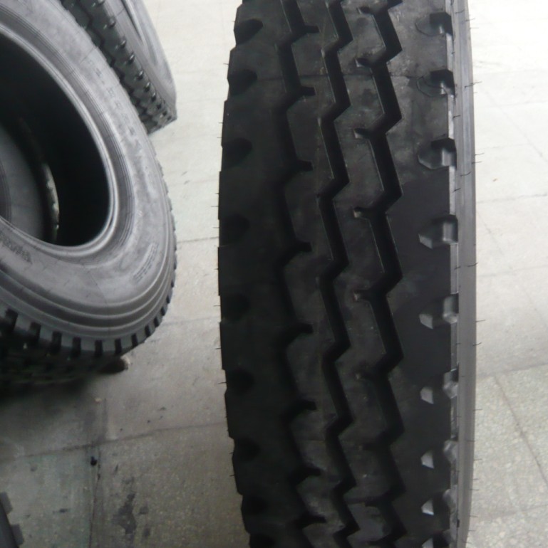 载重卡车钢丝胎（4）