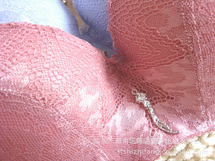 <em>一包</em>3<em>件</em> 水魔芳玫瑰精油按摩<em>文胸</em> 聚拢上托收