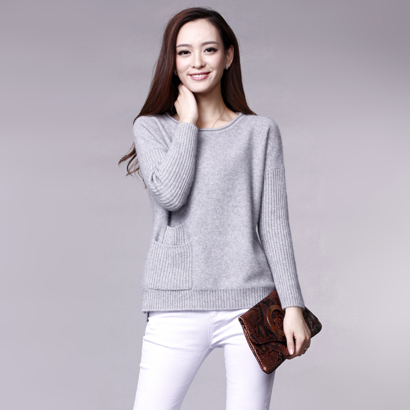 2013冬季新款女士时尚圆领纯<em>羊绒衫</em> 带兜休闲