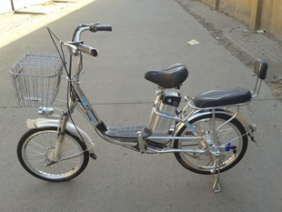 出售铝合金车架依兰公主电动车,锂电电动车