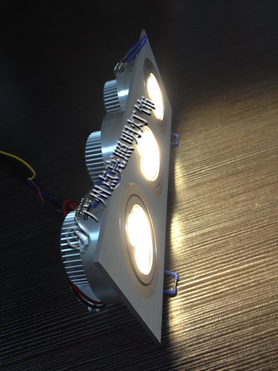 DL-DDD-001 豆胆灯3×3×1W 005