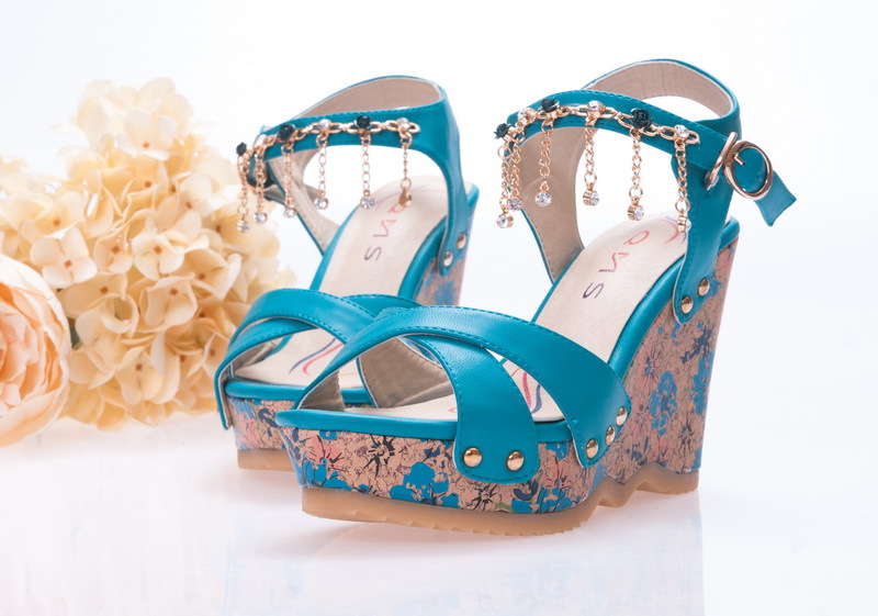 【厂家直销2013夏季新款潮流女式坡跟凉鞋 时