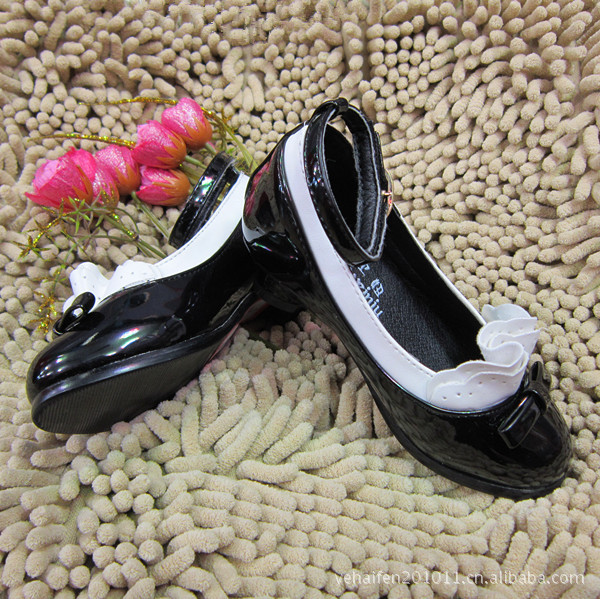 2013新款春季<em>儿童女鞋</em> 韩版皮鞋亮皮拼色蝴蝶