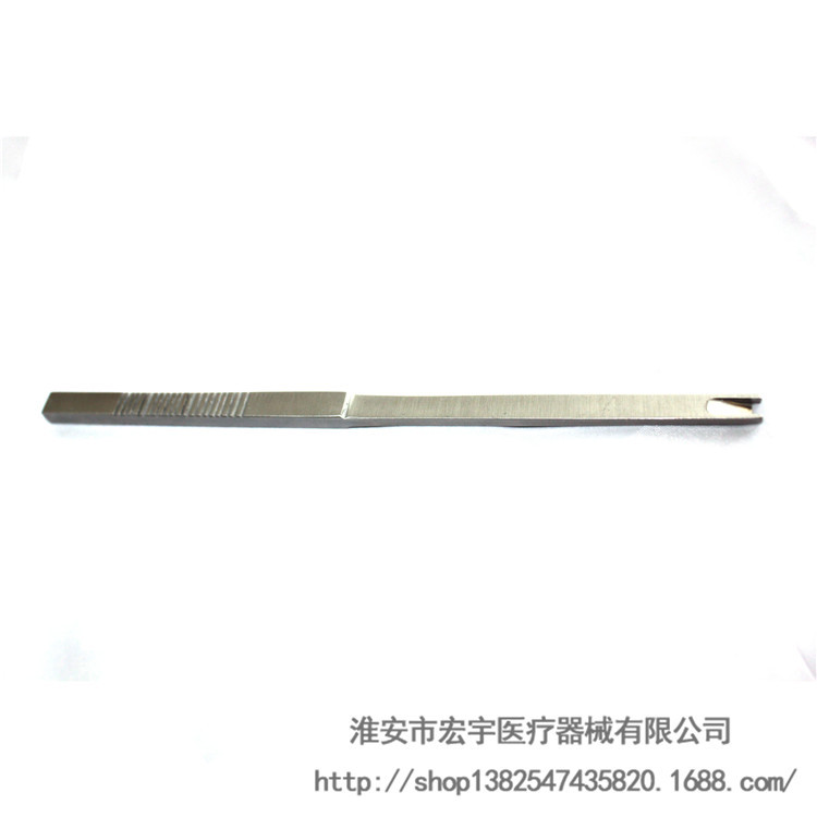 鼻骨鑿（中）