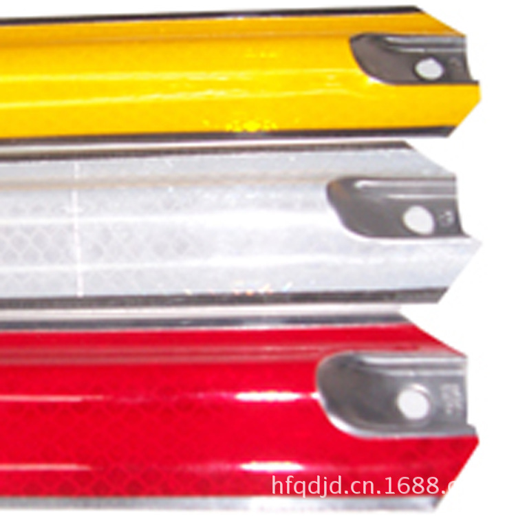 【硬性防撞柱、轮廓标、车位锁,选齐鼎,经久耐