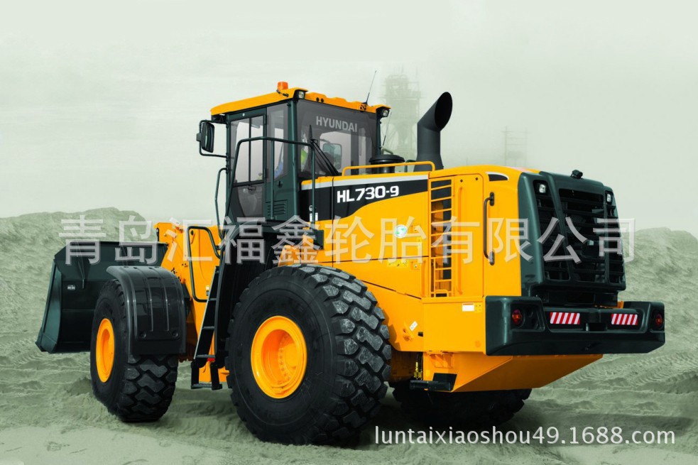 novyi-frontalnyi-pogruzchik-hy