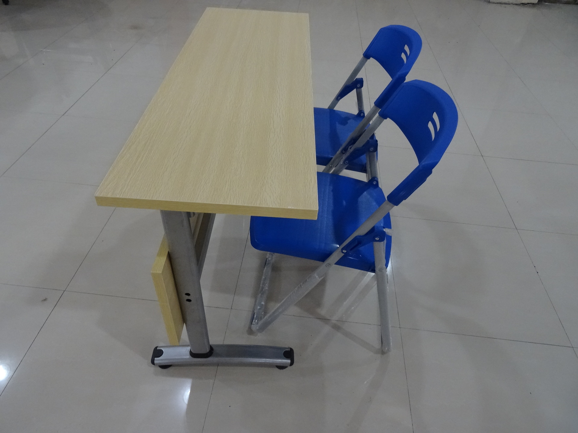 【会议桌,培训桌,翻板桌,课桌,条桌】