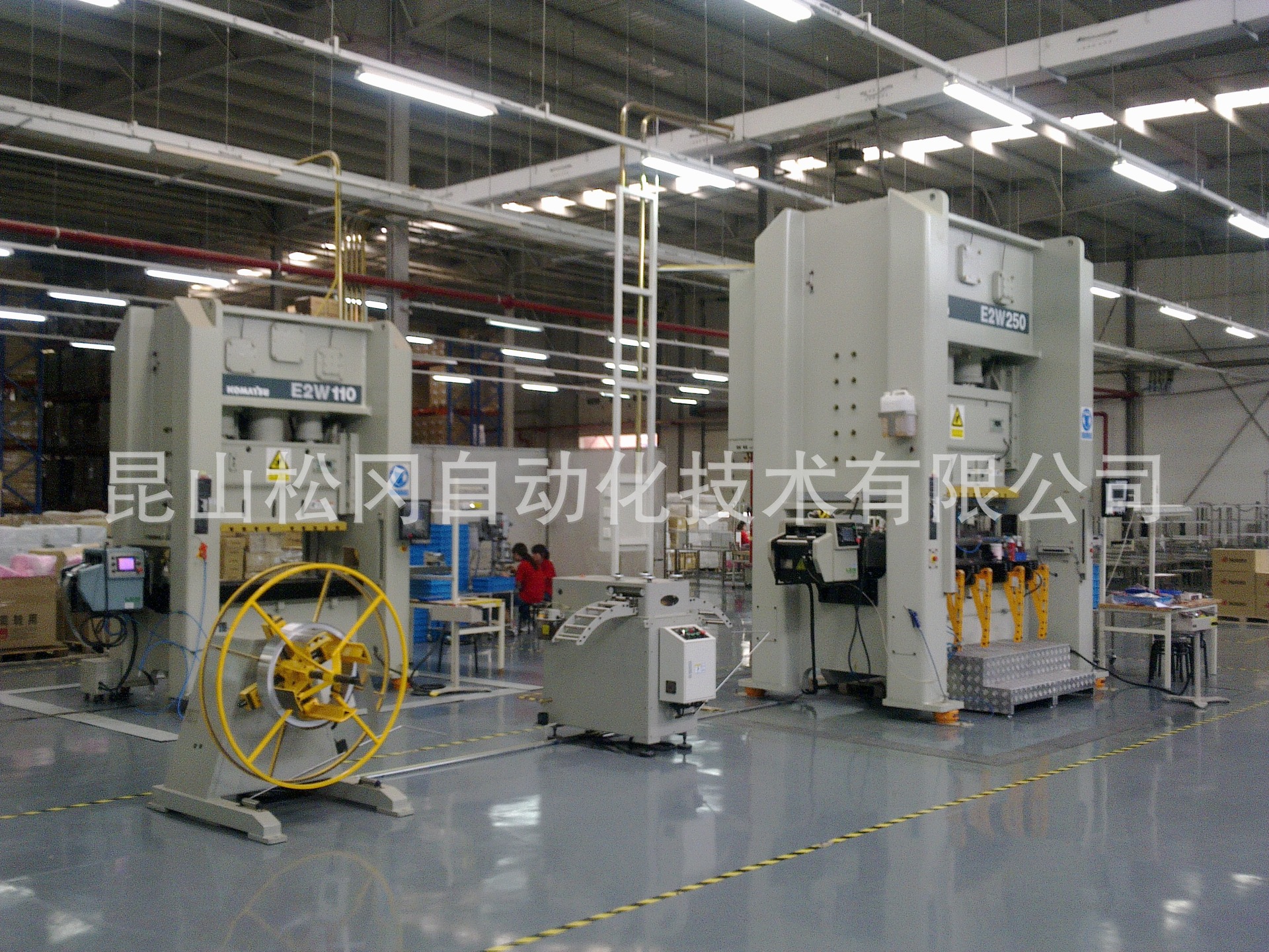 小松冲床 E2W系列110T~400T 日本小松压力机 二手冲压设备置换