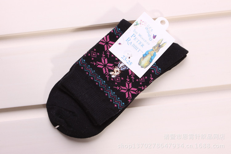 春秋款 刺绣彼得兔 全棉雪花<em>中统</em> <em>女士</em>袜子 厂家