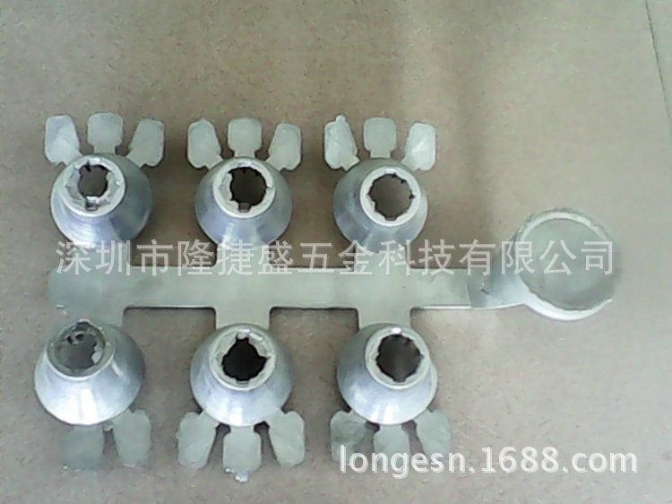 铝合金压铸件028 2元(具体价格视实际情况而定)