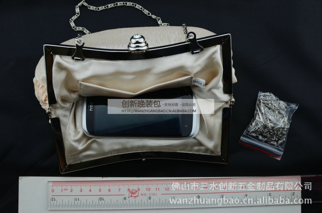 选购包包时，一定要参照尺寸介绍