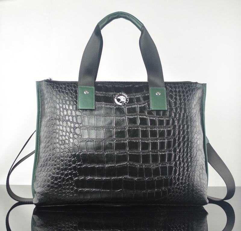 批发采购商务包-品牌时尚休闲头层皮包史蒂芬