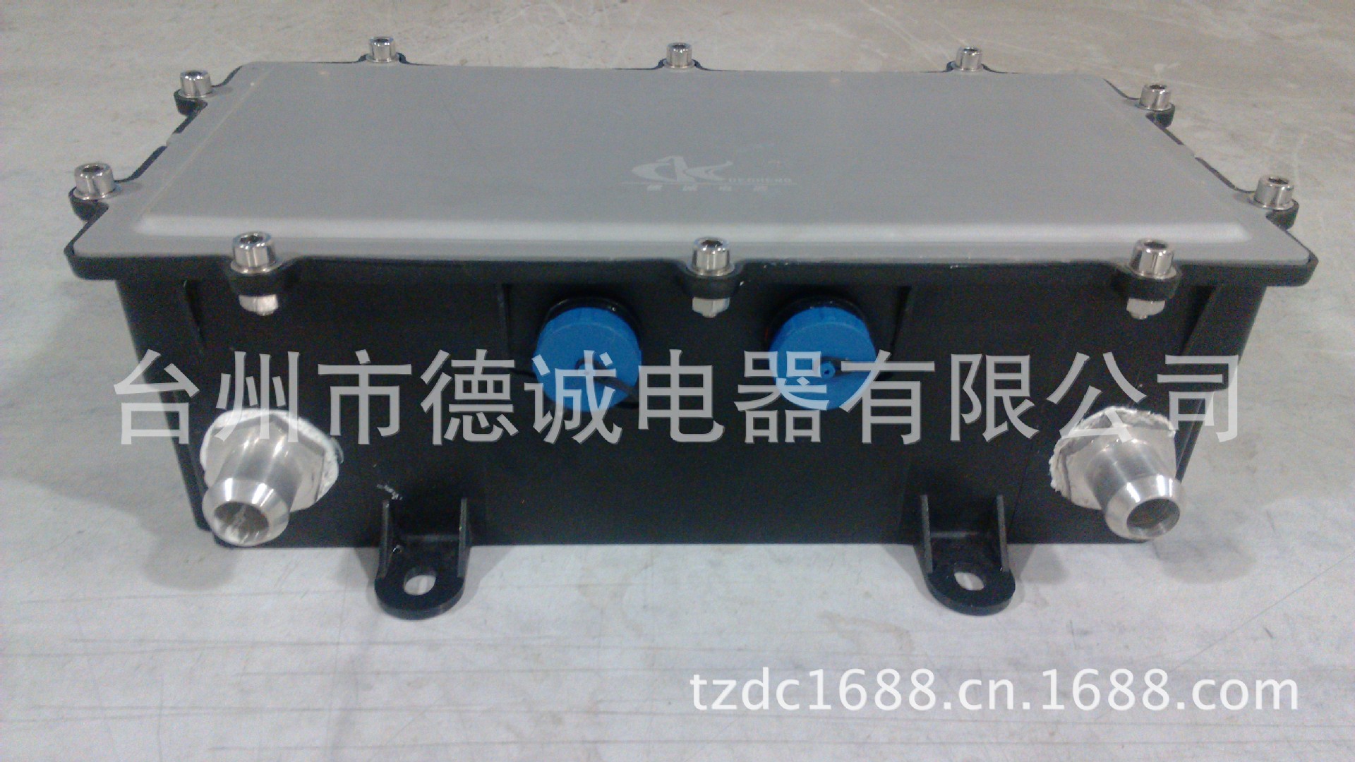 纯电动汽车PTC水暖加热器_水暖加热器电动汽