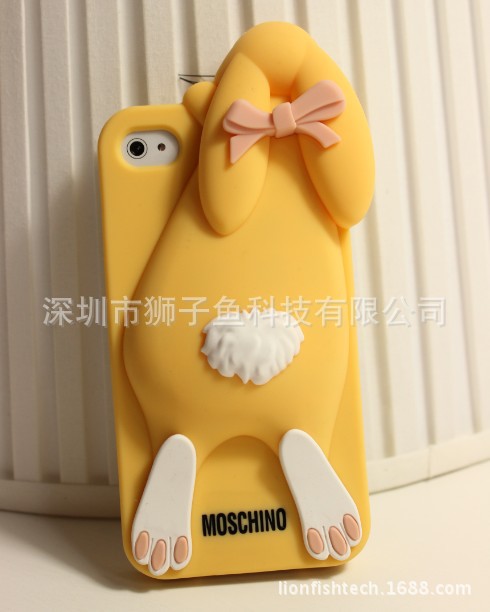 moschino iphone bunny