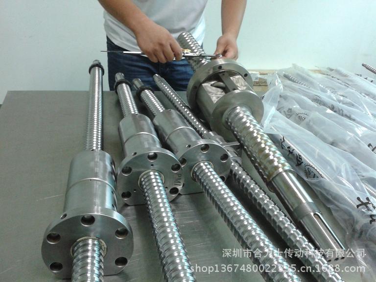 维修注塑机丝杆