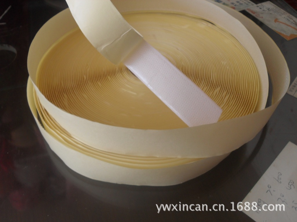 2.5公分白色優質膠水粘扣帶