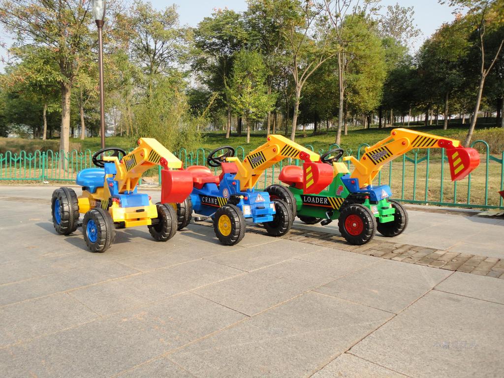 【大型玩具车模具定做各种塑料挖挖机玩具配件
