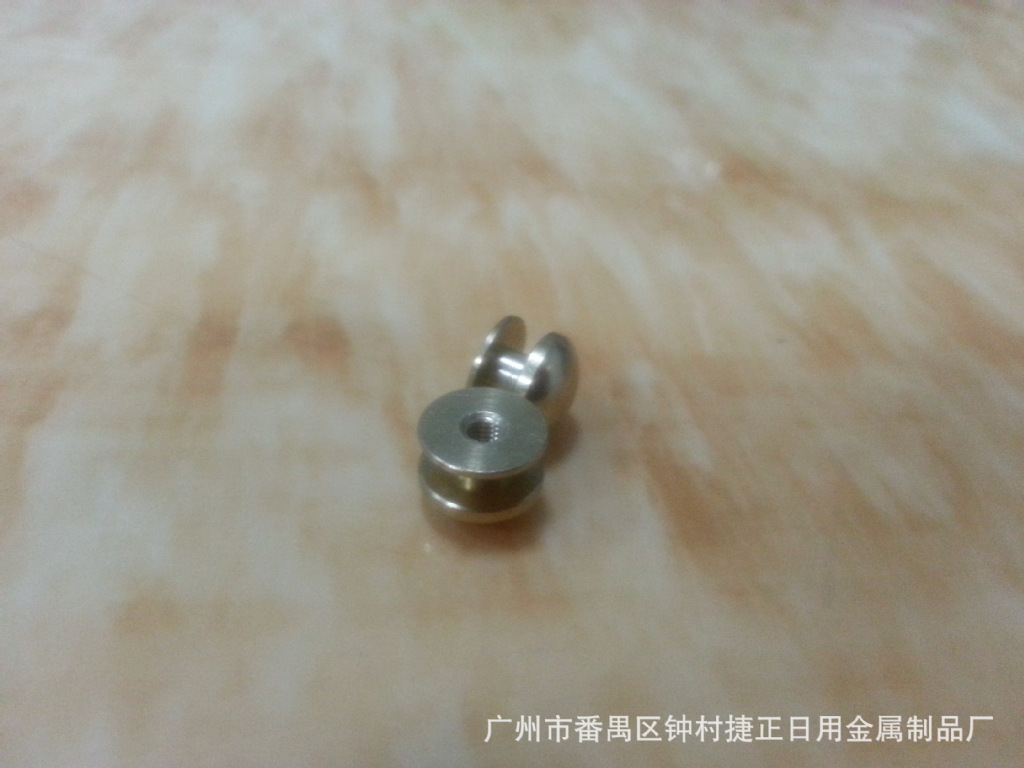 装饰型圆头铜螺母