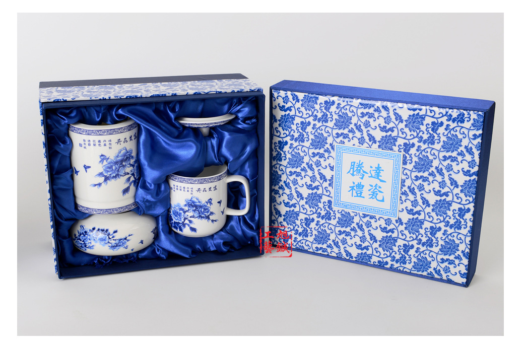 景德镇青花瓷茶杯 腾达骨瓷笔筒烟灰缸三件礼品套装 陶瓷厂家批发