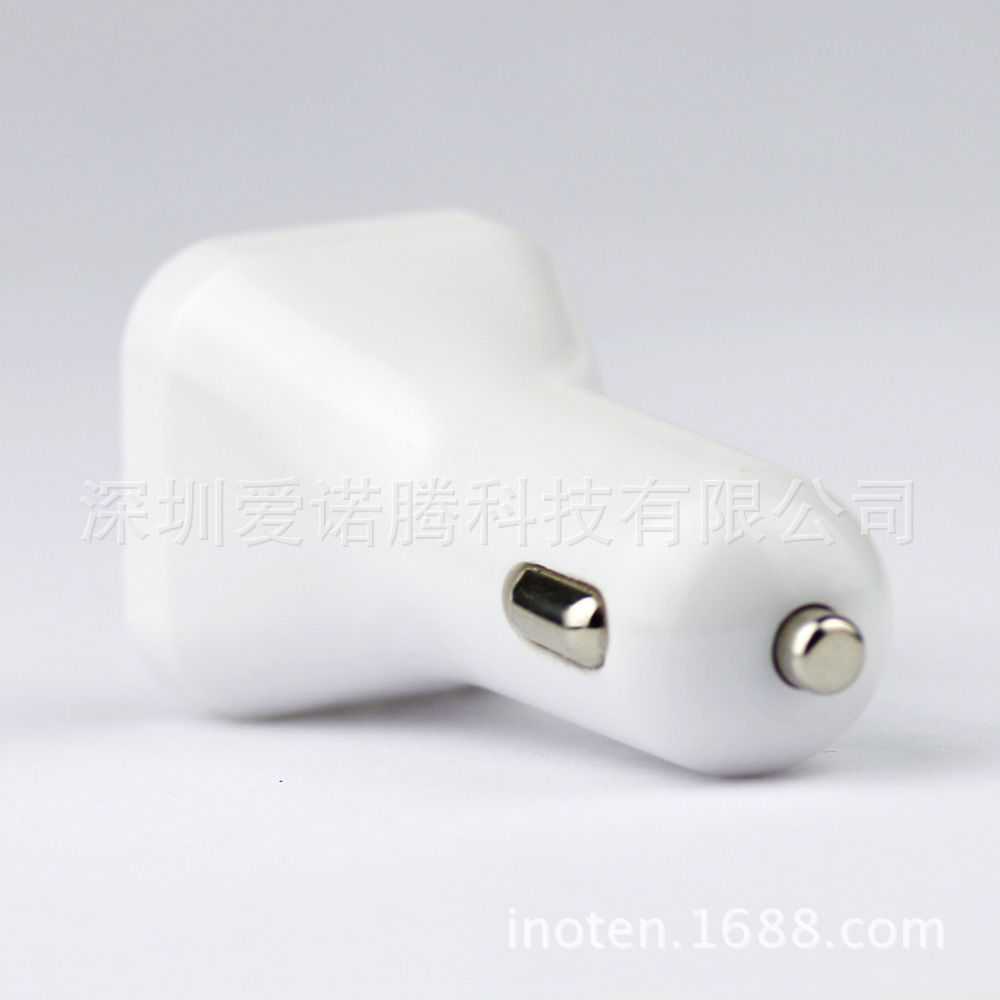 【双usb车载充电器 3.1A功率2.1A 1A双输出充