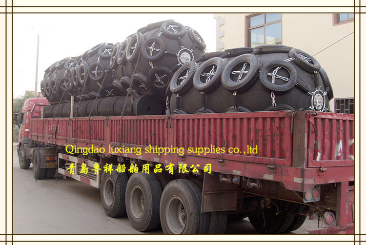 pneumatic rubber fender (20)