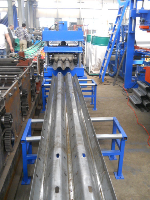 W-Beam-Cold-Roll-Forming-Machi