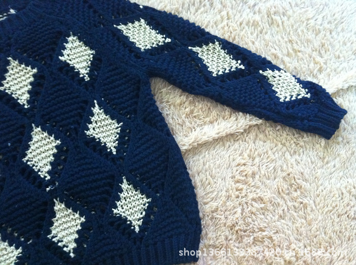 【韩国代大牌购<em>菱形方块</em>金线圆领棒针时尚<em>毛衣</em>